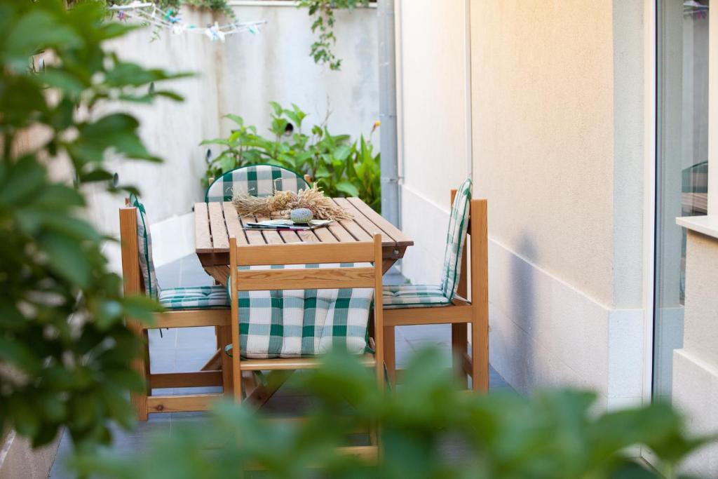 Apartments Zambarlin Komiža Εξωτερικό φωτογραφία